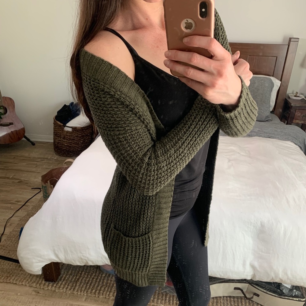 Winter Clearance✨Olive Express Sweater✨ - Picture 2 of 4